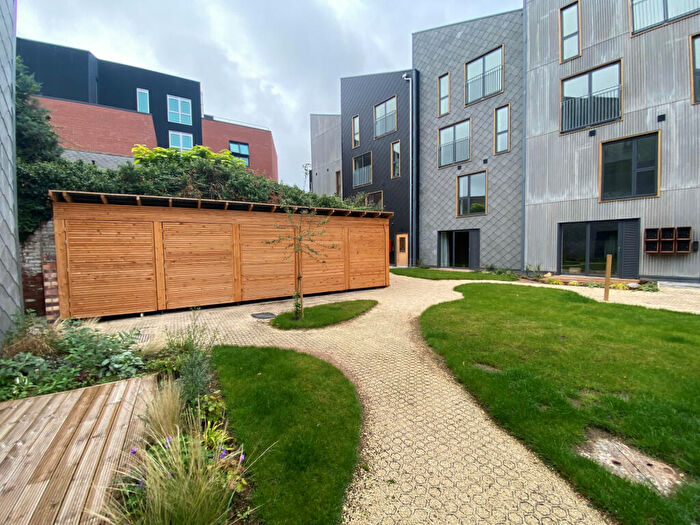 2 Bedroom Apartment To Rent In Island Passage, Sheffield, S3