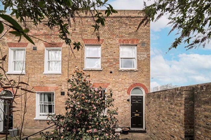 2 Bedroom House For Sale In Brighton Grove, New Cross, SE14
