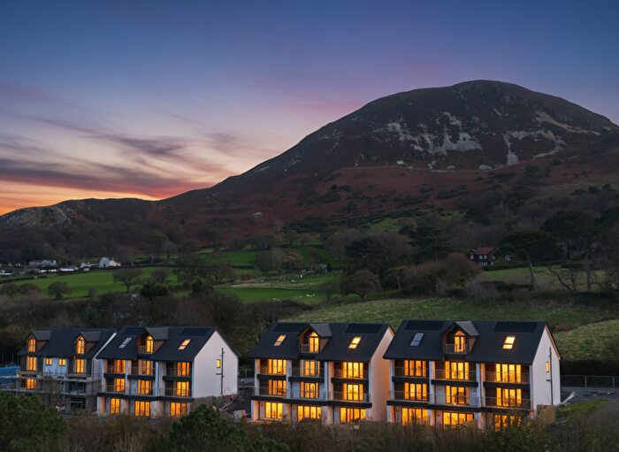 3 Bedroom Town House For Sale In Galwad Y Mor, Penmaenmawr, LL34