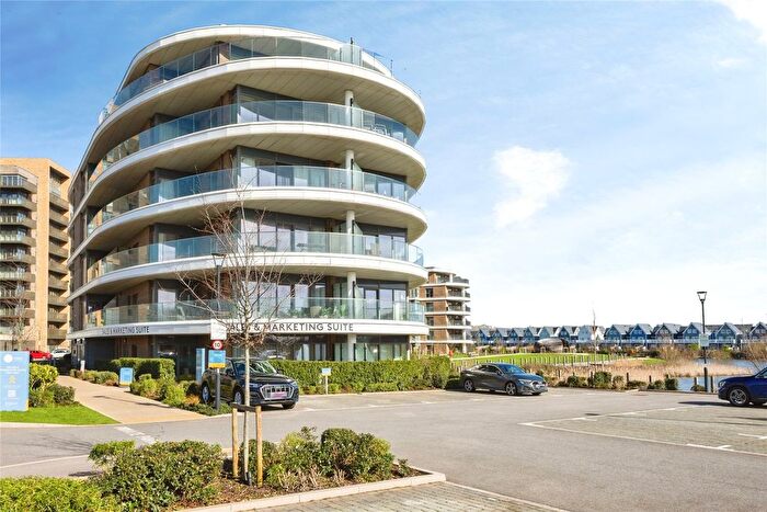 2 Bedroom Flat To Rent In Flagstaff Road, Reading, Berkshire, RG2