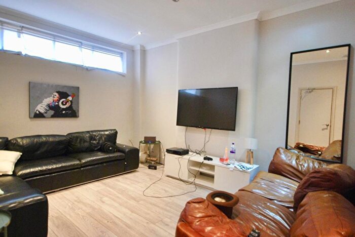 5 Bedroom Terraced House To Rent In Slade Lane, Fallowfield, Manchester, M19