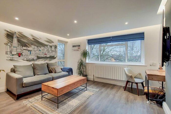 2 Bedroom Flat To Rent In Effra Road, Brixton, London, SW2