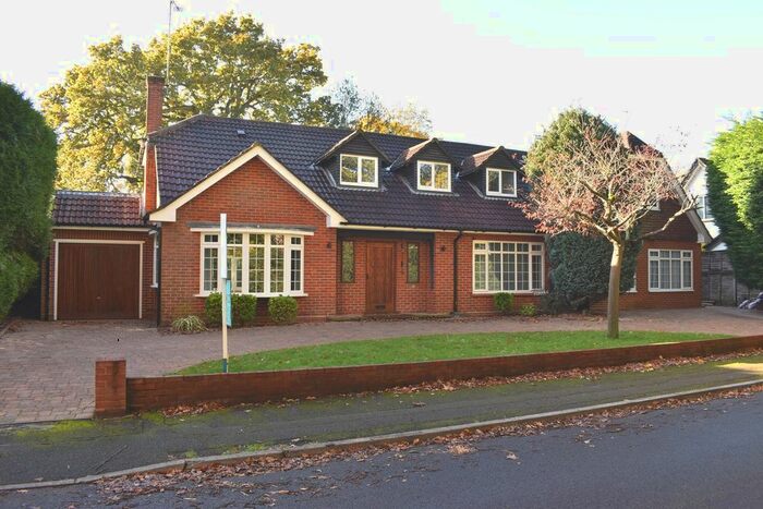 7 Bedroom Detached House To Rent In Barham Close, Weybridge, KT13