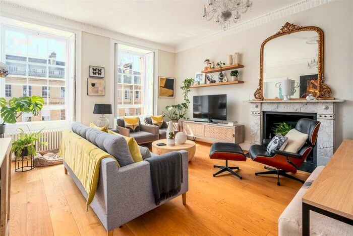 2 Bedroom Apartment To Rent In Great Pulteney Street, Bath, BA2