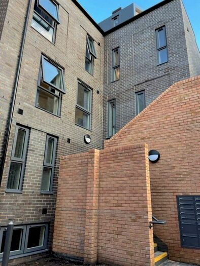 7 Bedroom Flat To Rent In Gloucester Road, Bristol, BS7