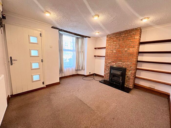 3 Bedroom House To Rent In Tring Road, Aylesbury, HP20