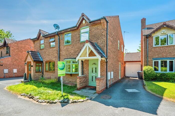 3 Bedroom Semi-Detached House For Sale In Merlin Close, Wilnecote, Tamworth, B77
