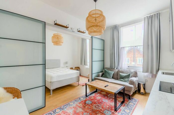 Studio To Rent In Fulham Broadway, Fulham Broadway, London, SW6