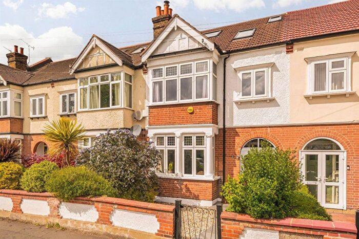 4 Bedroom Property For Sale In The Ride, Northfields, TW8