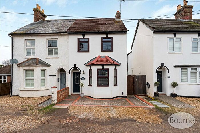 3 Bedroom Semi Detached House For Sale In Woollards Road, Ash Vale, Surrey, GU12