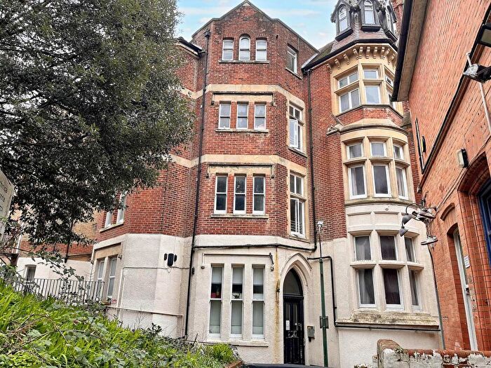 2 Bedroom Flat For Sale In Town Centre - Extended Lease!, BH1