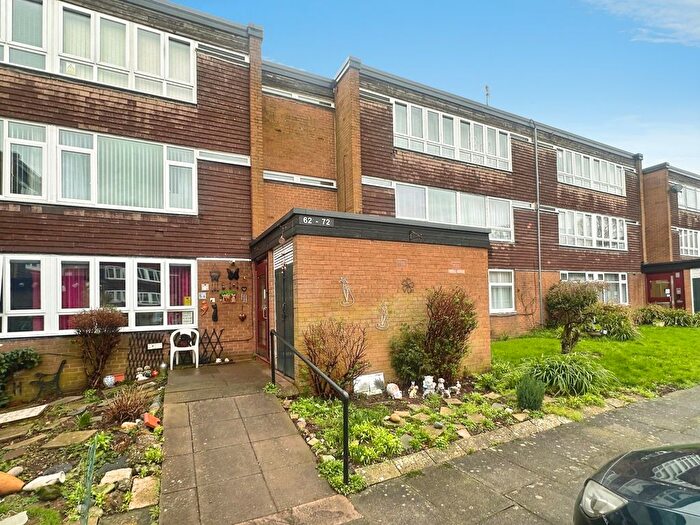 2 Bedroom Flat For Sale In Limehurst Avenue, Wolverhampton, WV3
