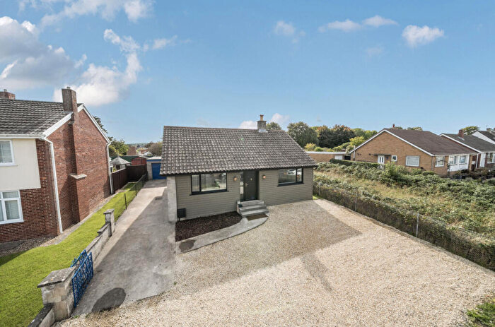 2 Bedroom Detached Bungalow For Sale In Fielding Road, Street, BA16