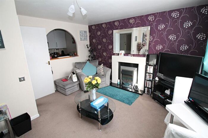 2 Bedroom Flat To Rent In Ellan Hay Road, Bradley Stoke, BS32