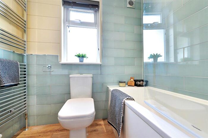 2 Bedroom Bungalow For Sale In Station Road, Bamford, Hope Valley, S33