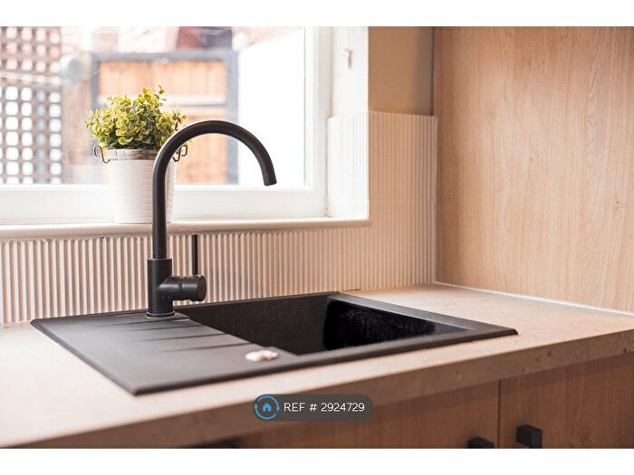 2 Bedroom Terraced House To Rent In Thoresby Street, Hull, HU5