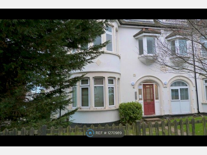 2 Bedroom Flat To Rent In Cheltenham House, Southend-On-Sea SS1