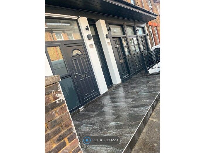 2 Bedroom Maisonette To Rent In Scott Street, Maidstone, ME14