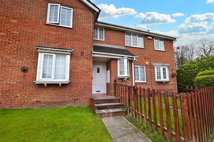 2 Bedroom Apartment To Rent In Upper Wortley Road, Leeds, West Yorkshire, LS12
