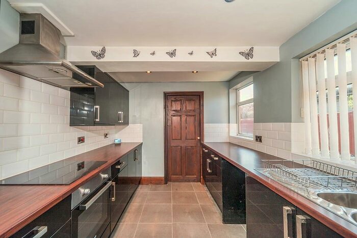 3 Bedroom Terraced House To Rent In Fernleigh Villas Lee Street, Hull, HU8