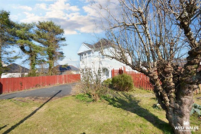 3 Bedroom Detached House For Sale In Clynderwen, SA66