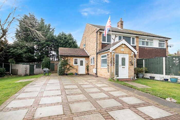 3 Bedroom Semi-Detached House For Sale In The Chase, Aston, Sheffield, S26