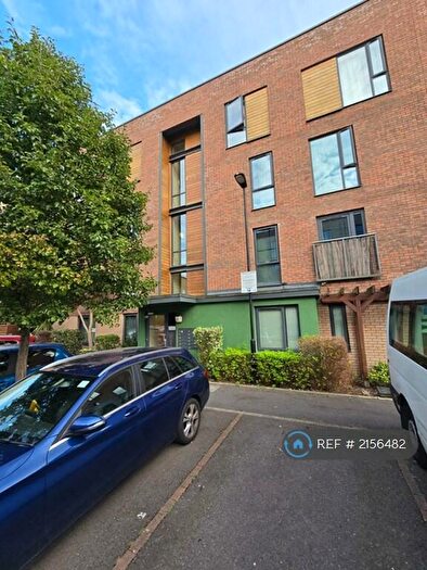 2 Bedroom Flat To Rent In Warburg Court, London, NW9