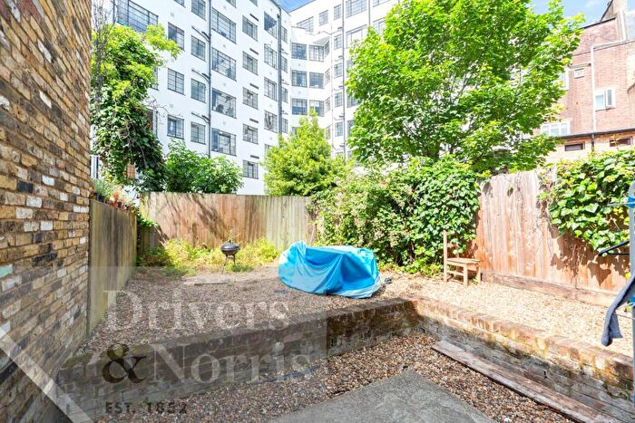 5 Bedroom Apartment To Rent In Royal College Street, Camden, London, NW1