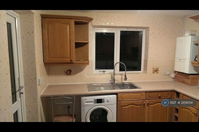 2 Bedroom Maisonette To Rent In Northfield Road, Enfield, EN3