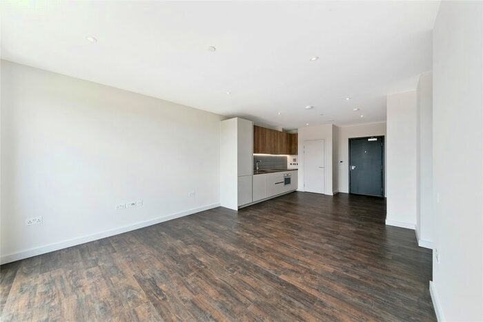 Studio To Rent In Tillermans Court, Grenan Square, Greenford, UB6