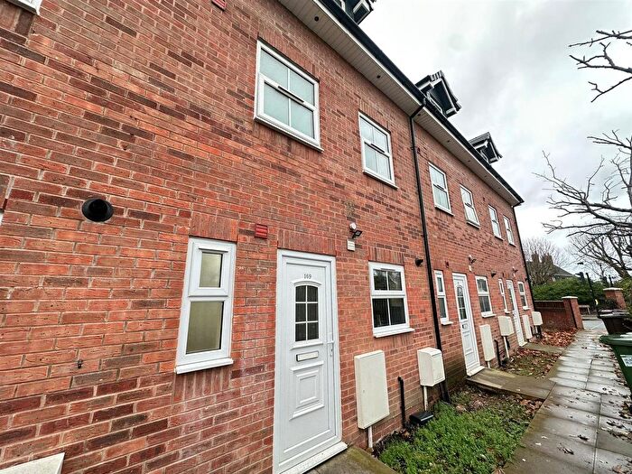 4 Bedroom Property To Rent In Wolverhampton Road West, Walsall, WS2