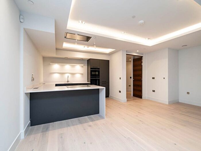 2 Bedroom Flat For Sale In Belford Road, Edinburgh, EH4