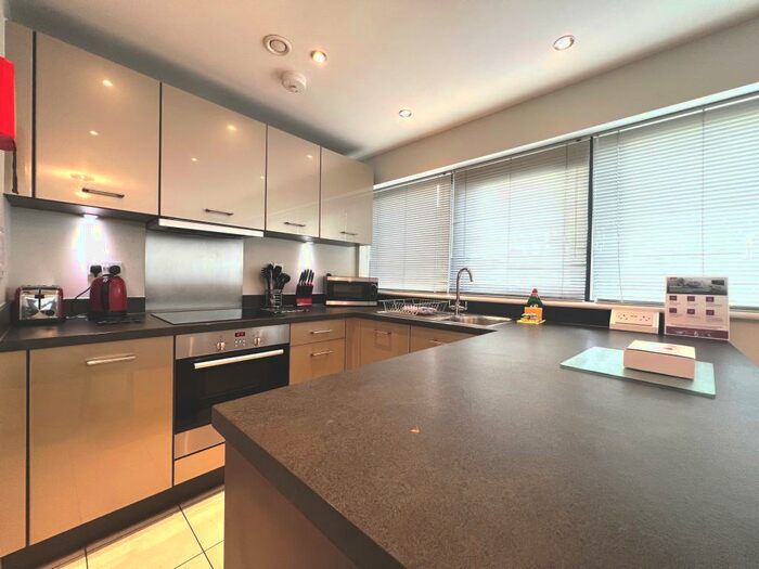 1 Bedroom Apartment To Rent In New Manor House, The Ring, RG12