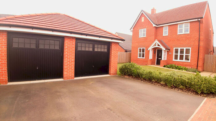 4 Bedroom Detached House To Rent In Dove Close, Southam, CV47