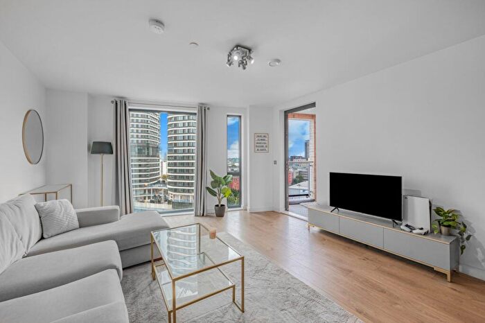 1 Bedroom Flat To Rent In Roosevelt Tower, Williamsburg Tower, E14