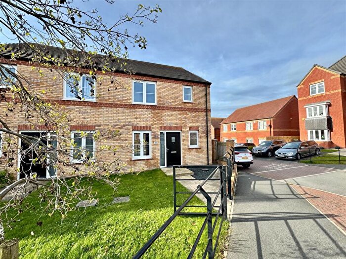3 Bedroom Semi Detached House To Rent In Collier Way, Mapplewell, Barnsley, S75