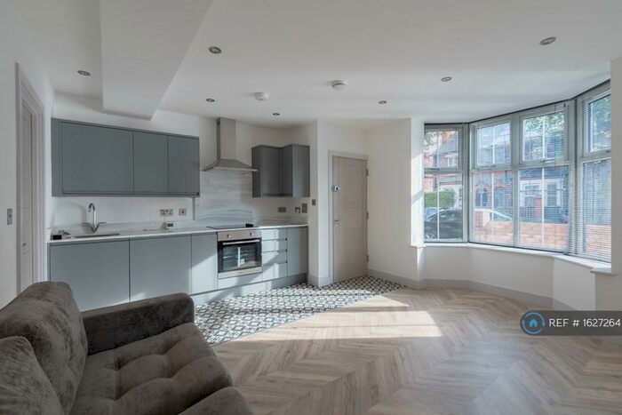 1 Bedroom Flat To Rent In Wantage Road, Reading, RG30