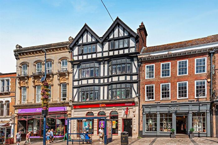 2 Bedroom Flat For Sale In High Street, Maidstone, ME14