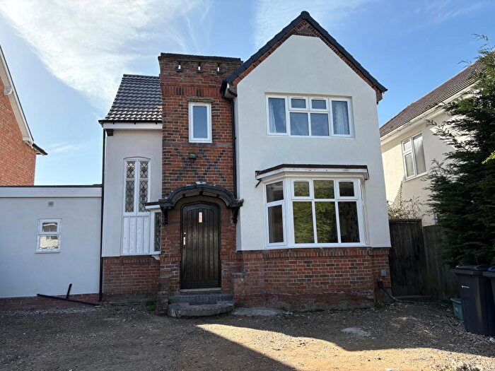 3 Bedroom House To Rent In School Road, Hall Green, Birmingham, B28