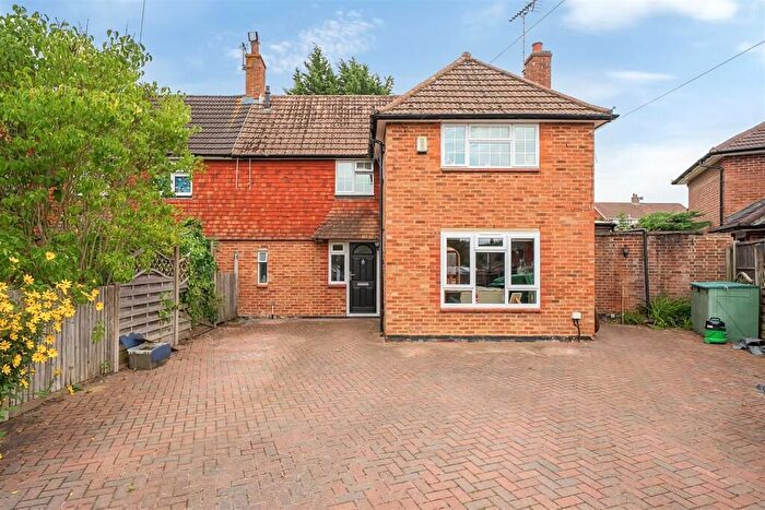 3 Bedroom End Terrace House For Sale In Middlemead Road, Great Bookham, Bookham, Leatherhead, KT23