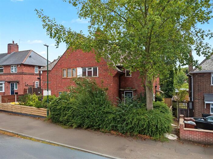 3 Bedroom Semi-Detached House For Sale In Kersall Drive, Nottingham, NG6