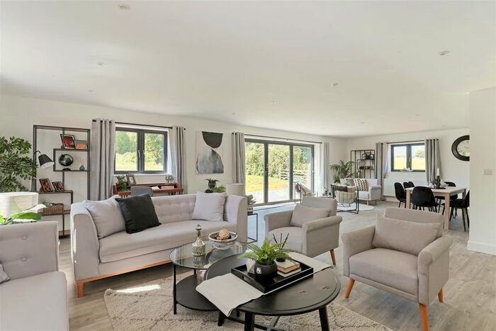 4 Bedroom Detached Bungalow For Sale In Pill Road, Abbots Leigh, BS8