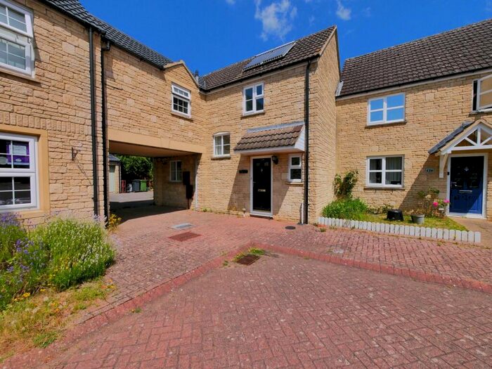3 Bedroom Terraced House To Rent In Perrinsfield, Lechlade, GL7