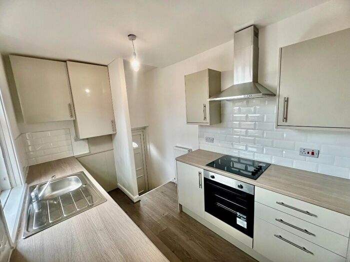 2 Bedroom Flat To Rent In Lyndhurst Terrace, Sunderland, Tyne And Wear, SR4
