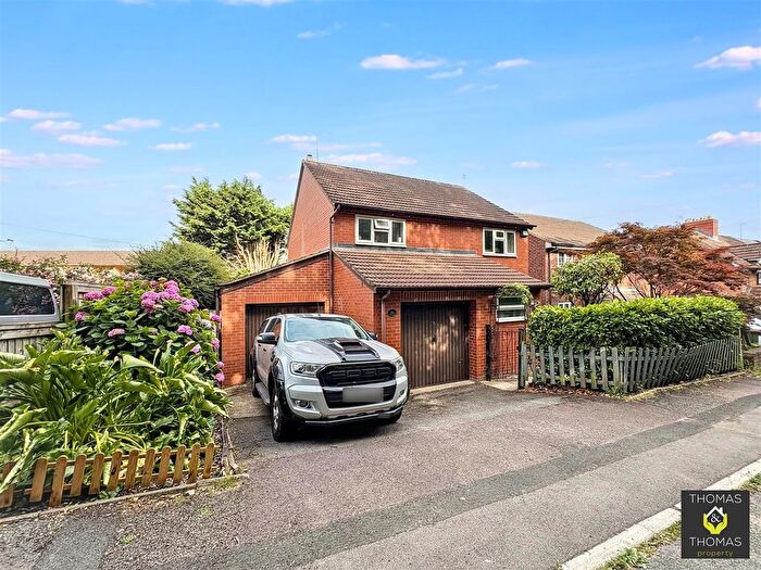 4 Bedroom Detached House For Sale In Matson Lane, Gloucester, GL4