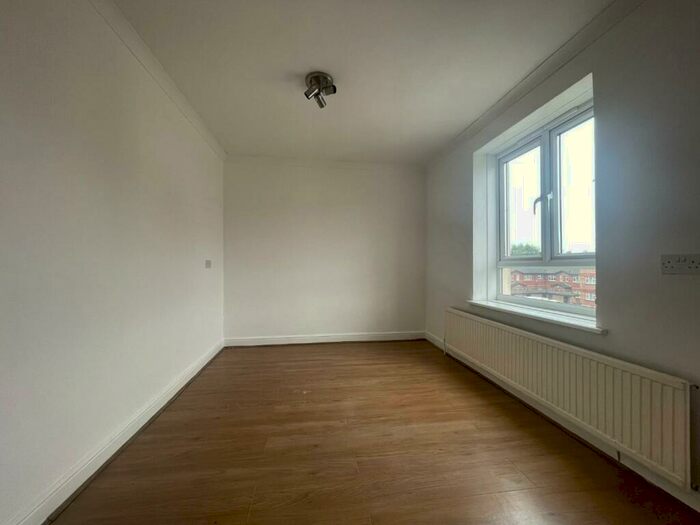 2 Bedroom Apartment To Rent In Brett House, Coopers Walk, Cheshunt, EN8