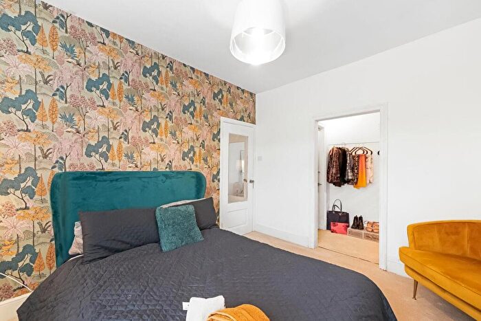 3 Bedroom Terraced House For Sale In Suffield Road, Anerley, London, SE20