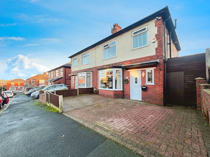 3 Bedroom Semi Detached House For Sale In Barcroft Road, Bolton, BL1