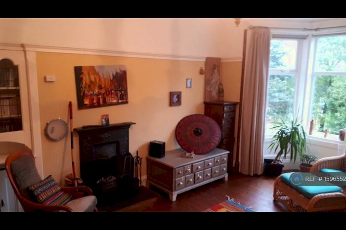 3 Bedroom Semi-Detached House To Rent In Parkhill Road, Glasgow, G43