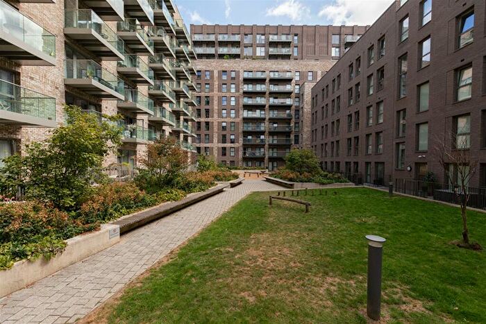 2 Bedroom Apartment For Sale In Shipbuilding Way, Upton Park, E13